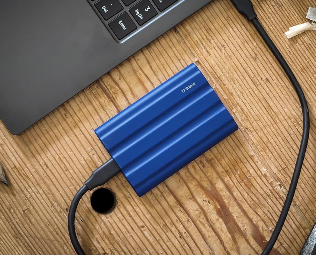 SAMSUNG T7 Shield 4TB Portable SSD